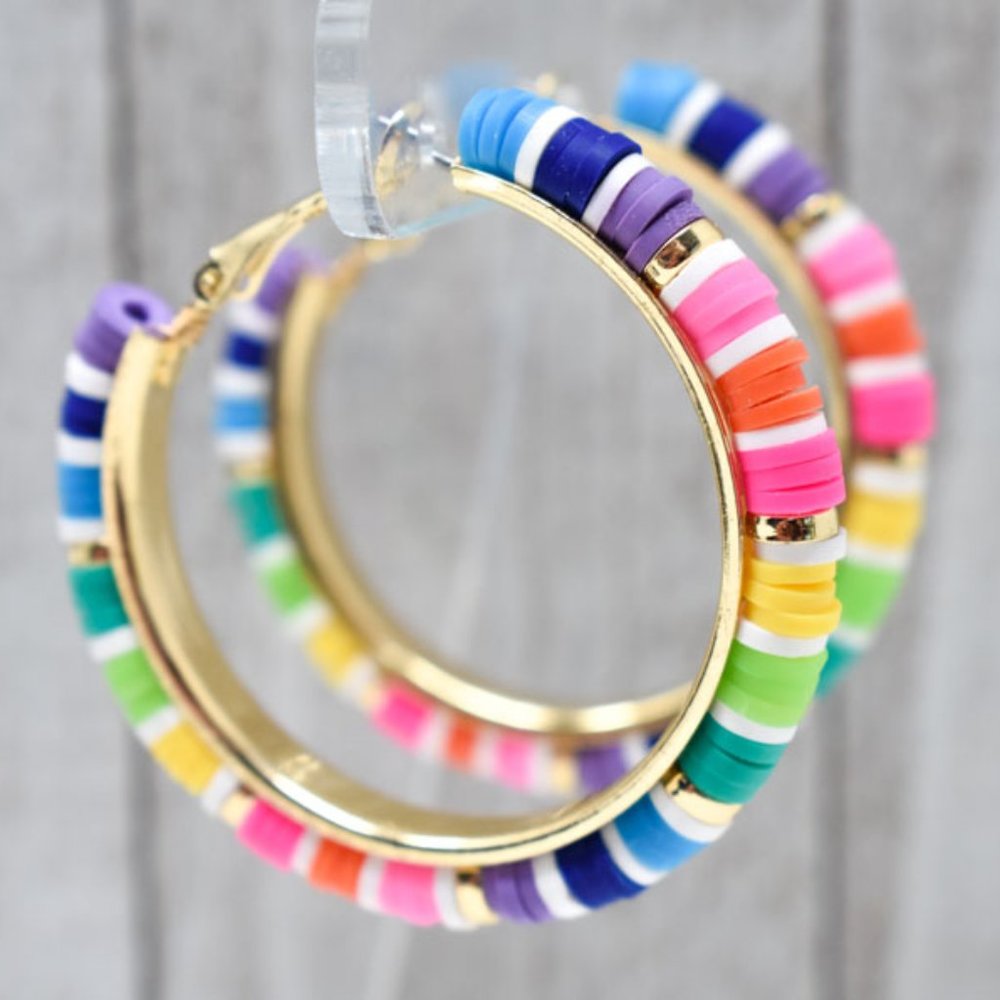 (C) COLORFUL RUBBER DISC GOLD TONE LEVERBACK HOOPS